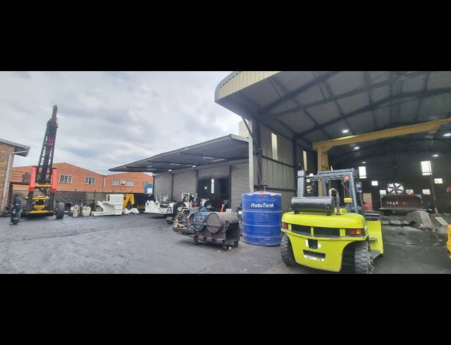 3,500M² FACTORY FOR SALE IN ANDERBOLT